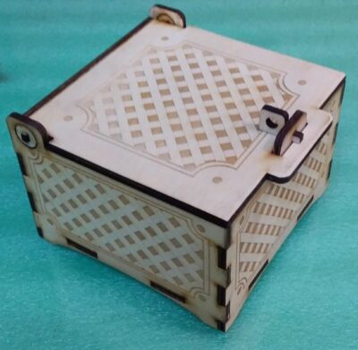 Engraved Box with Lid and Lock