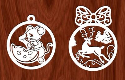 Mice and deer decorate the Christmas tree
