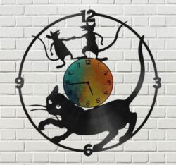 Cat and mouse wall clock