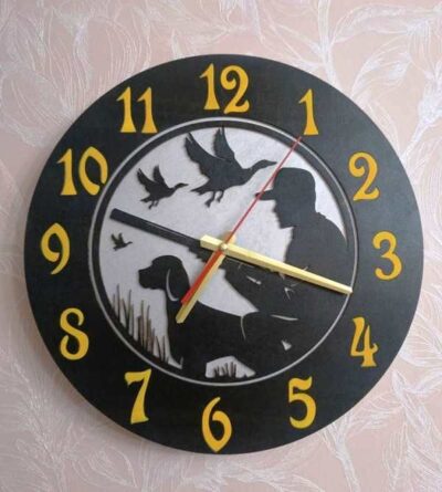 Round hunting clock