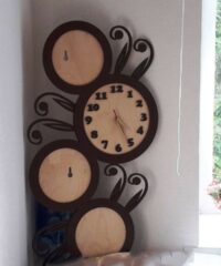 Unique clock