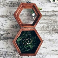 Glass ring box