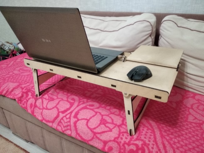 Table laptop stand